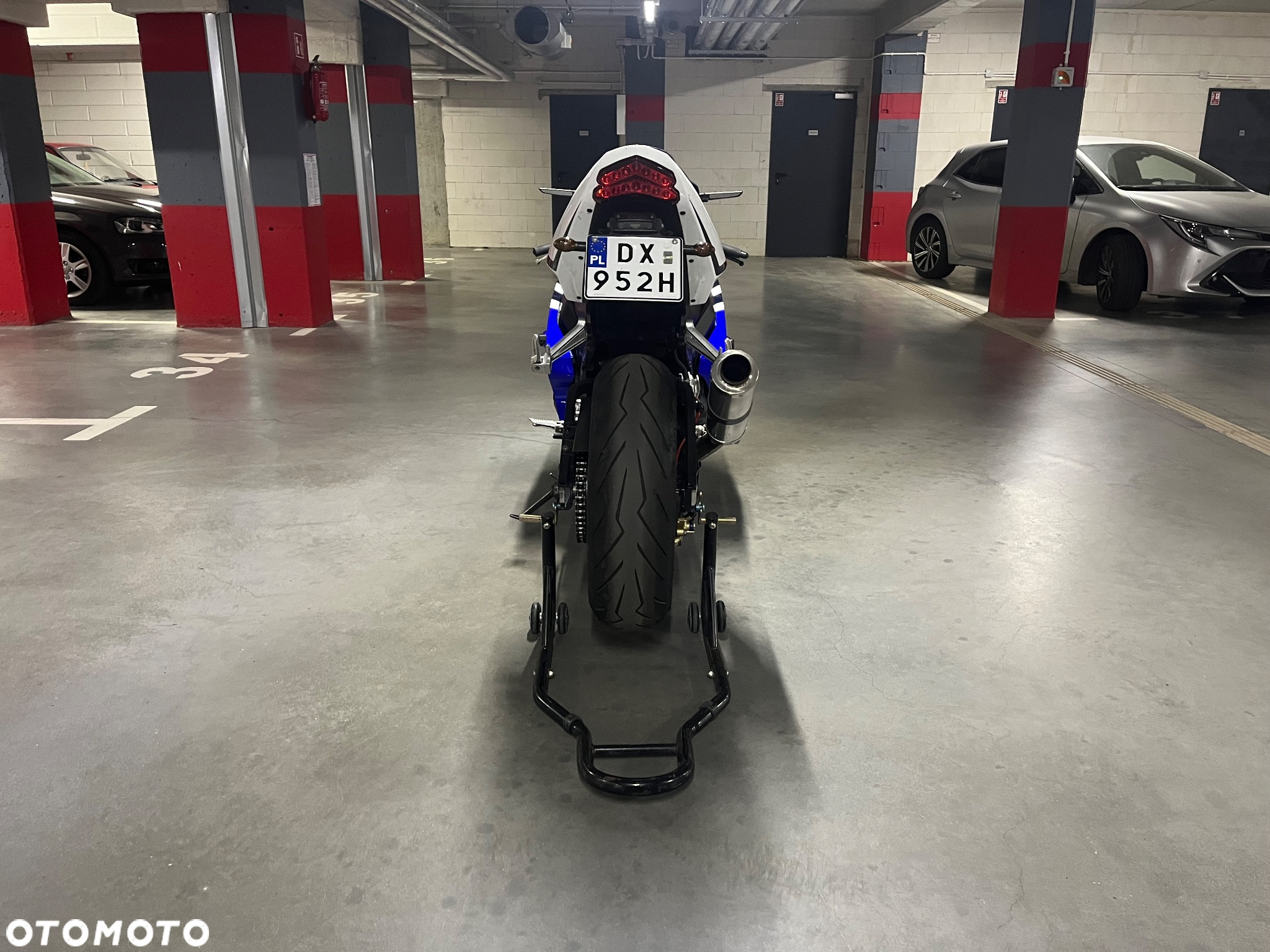 Suzuki GSX-R - 4