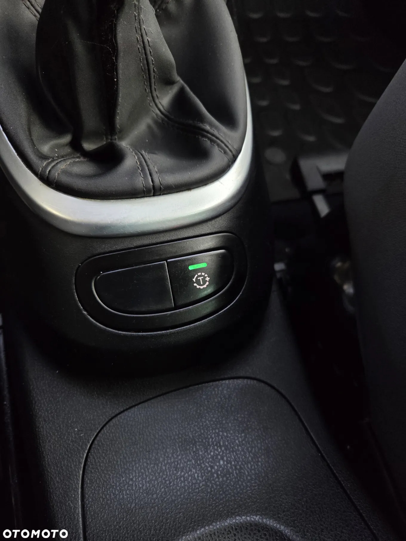 Fiat 500L 1.4 16V T-Jet Trekking - 23