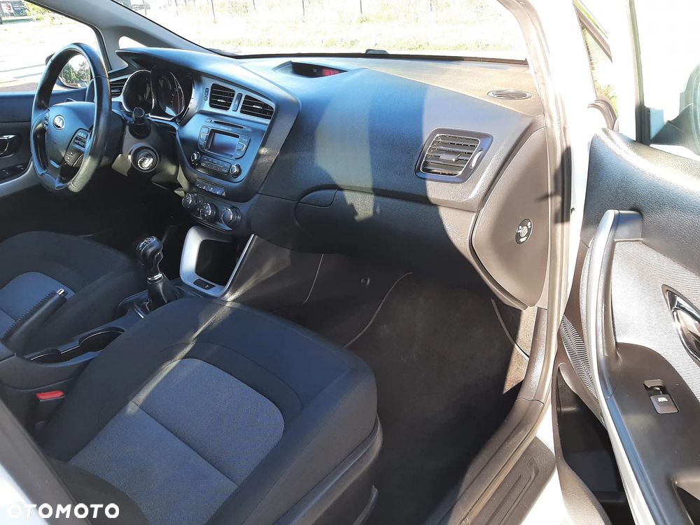 Kia Ceed 1.6 GDI Spirit - 13