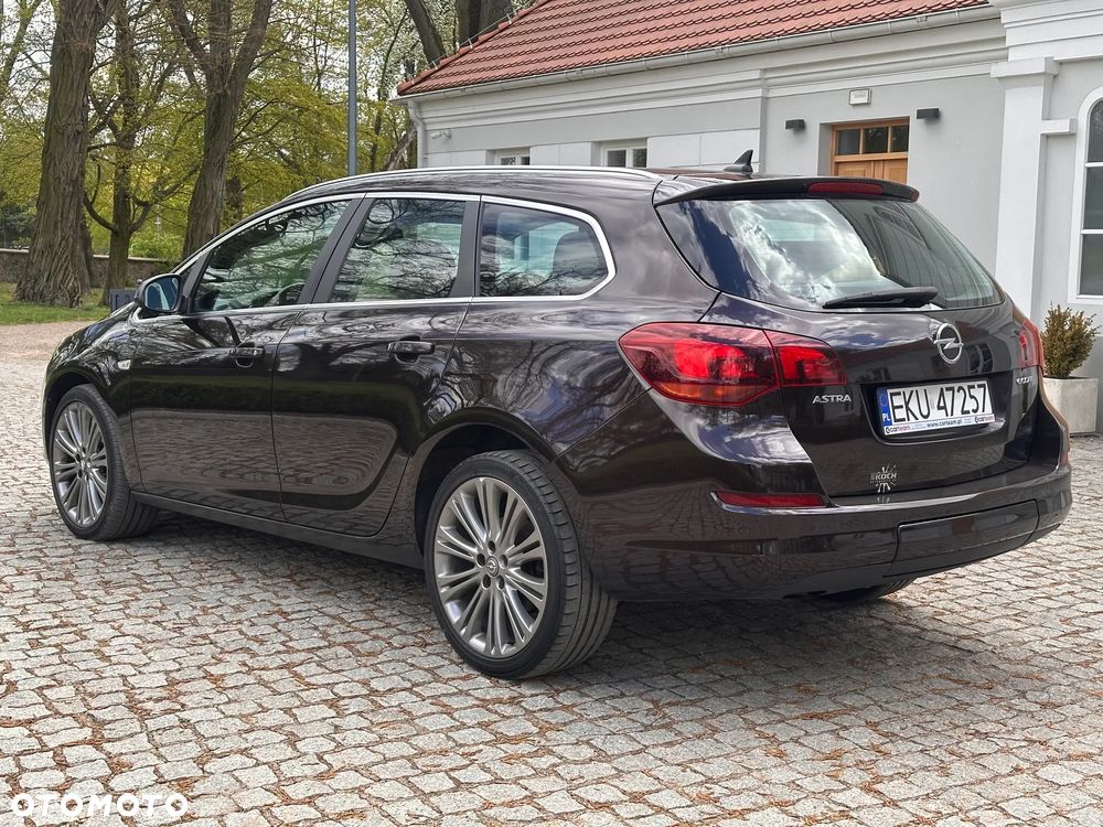 Opel Astra 2.0 CDTI Exklusiv - 14