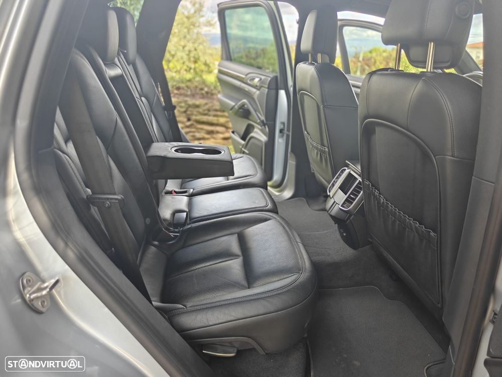 Porsche Cayenne Platinum Edition - 17
