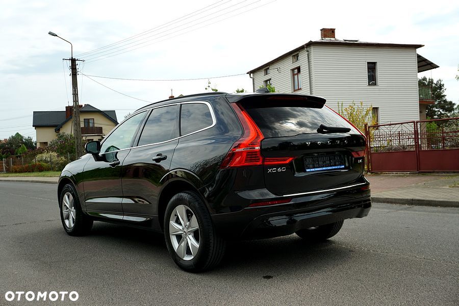 Volvo XC 60 B4 D AWD Geartronic Momentum Pro - 17