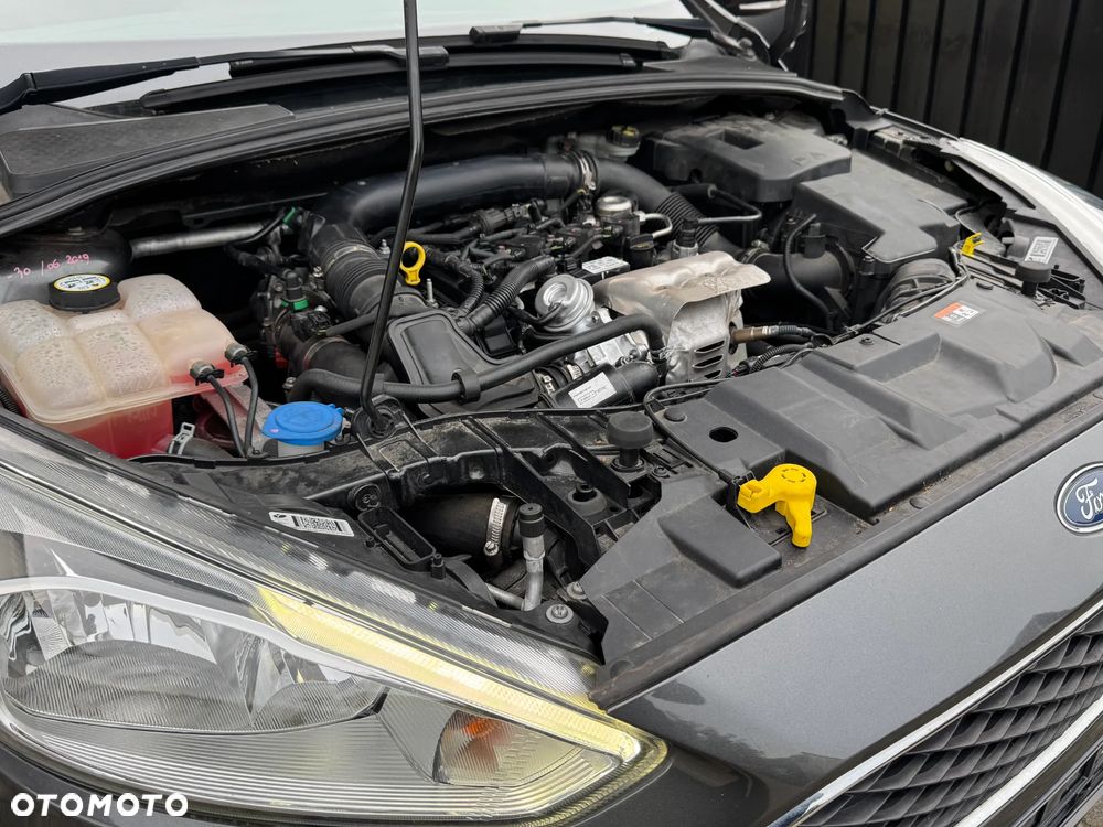 Ford Focus 1.0 EcoBoost Active Business - 23