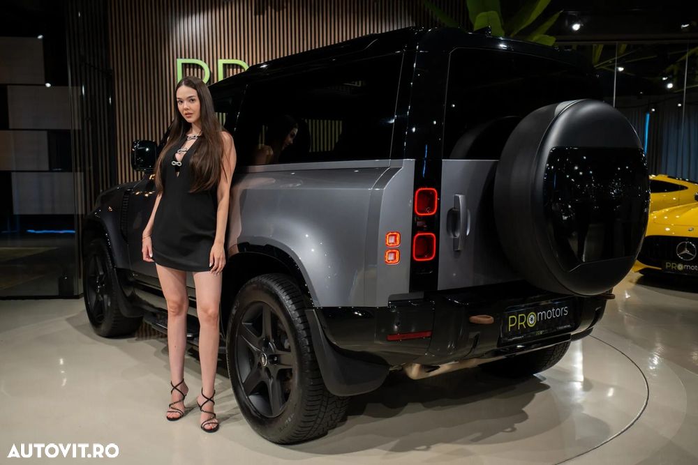 Land Rover Defender - 20