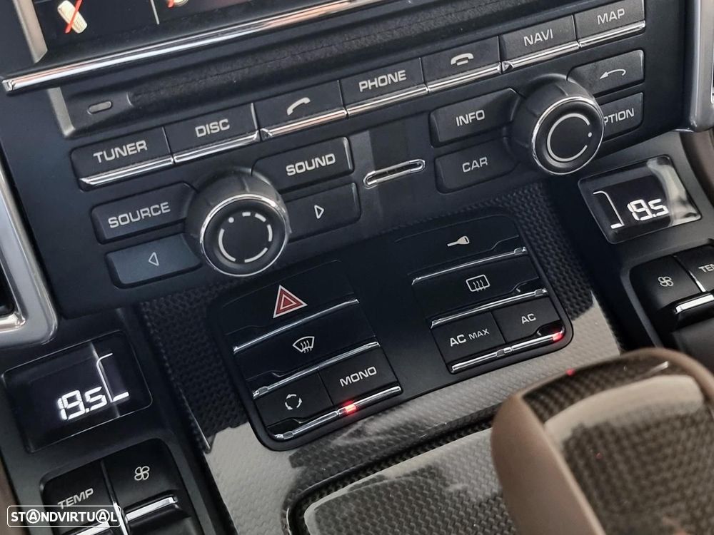 Porsche Cayenne Turbo - 43
