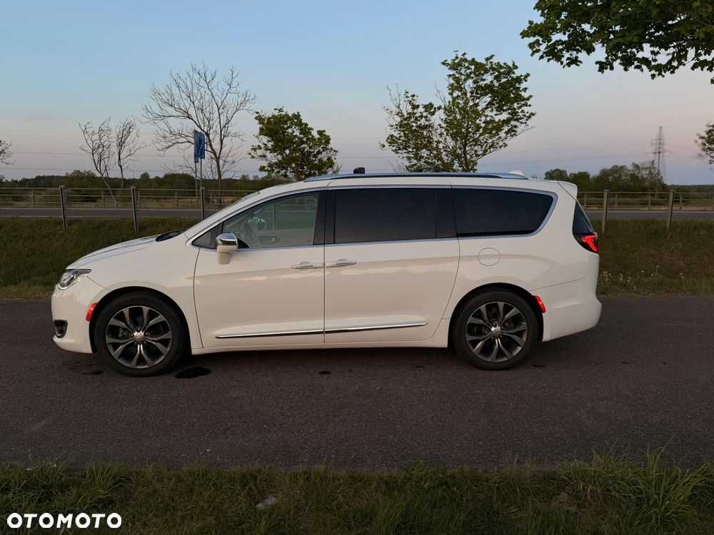 Chrysler Pacifica - 7