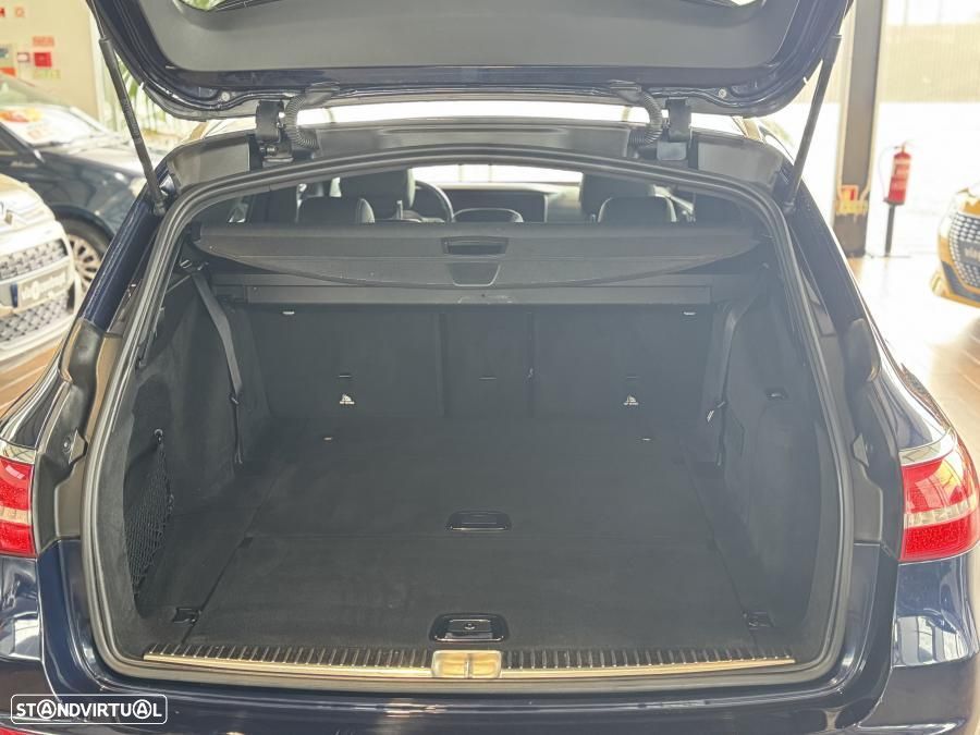 Mercedes-Benz E 220 d AMG 7L - 28