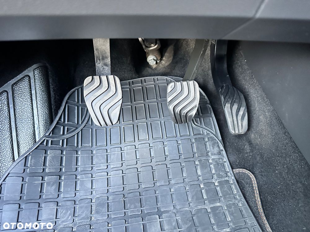 Renault Captur TCe 100 INTENS - 13