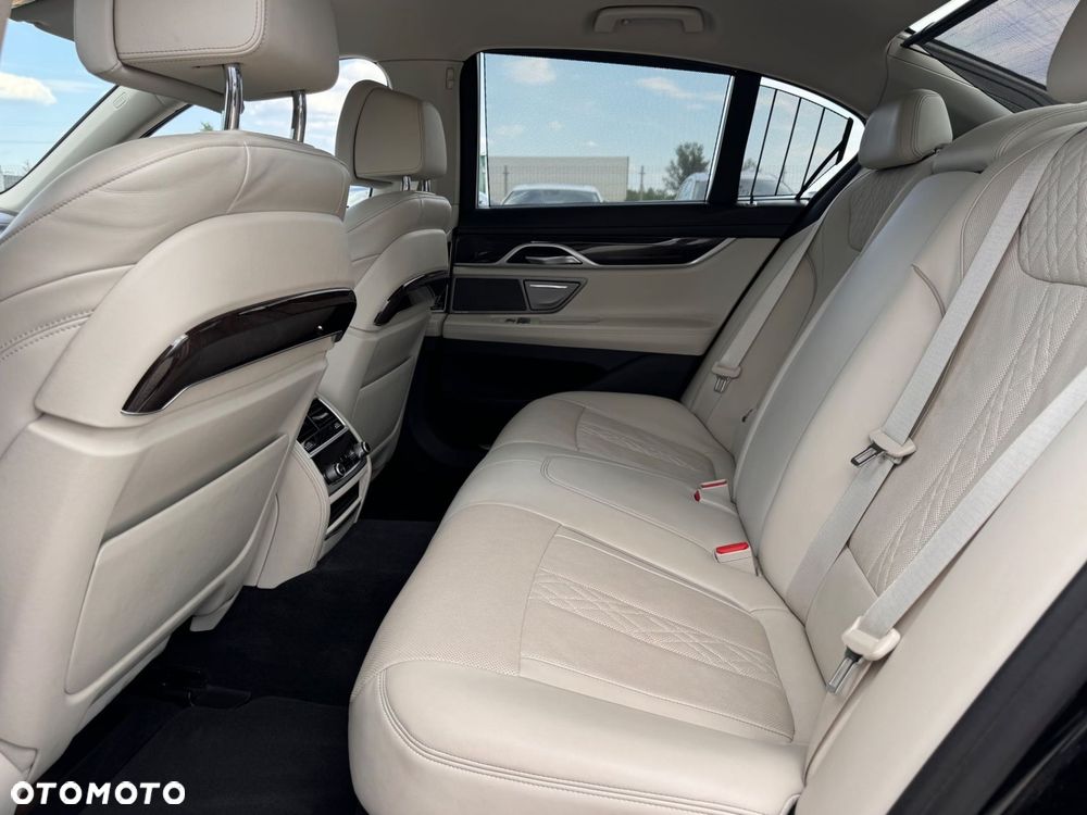 BMW Seria 7 - 24