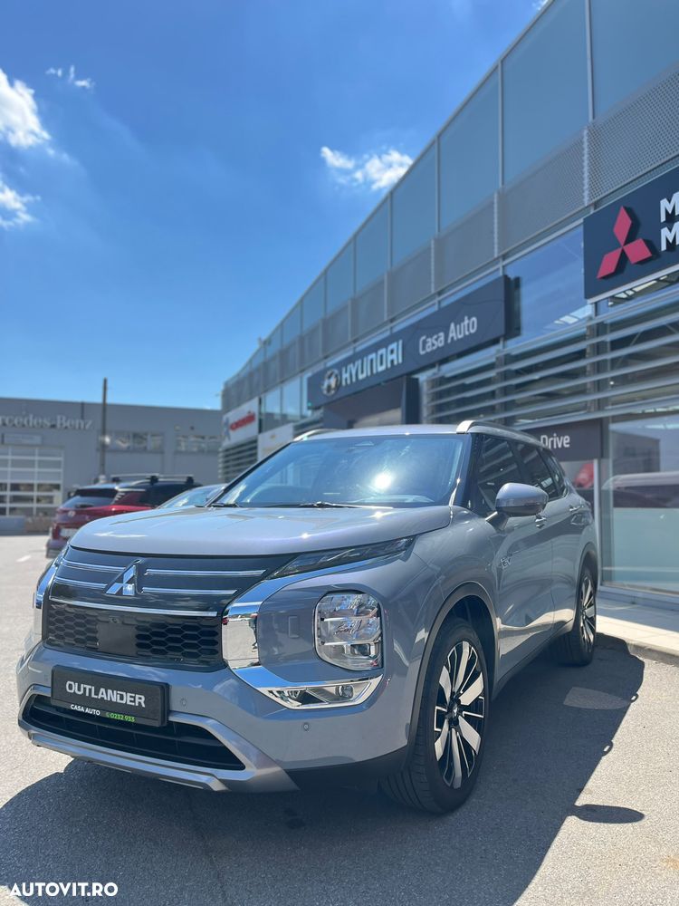 Mitsubishi Outlander 2.4 L 4X4 PHEV Intense - 3