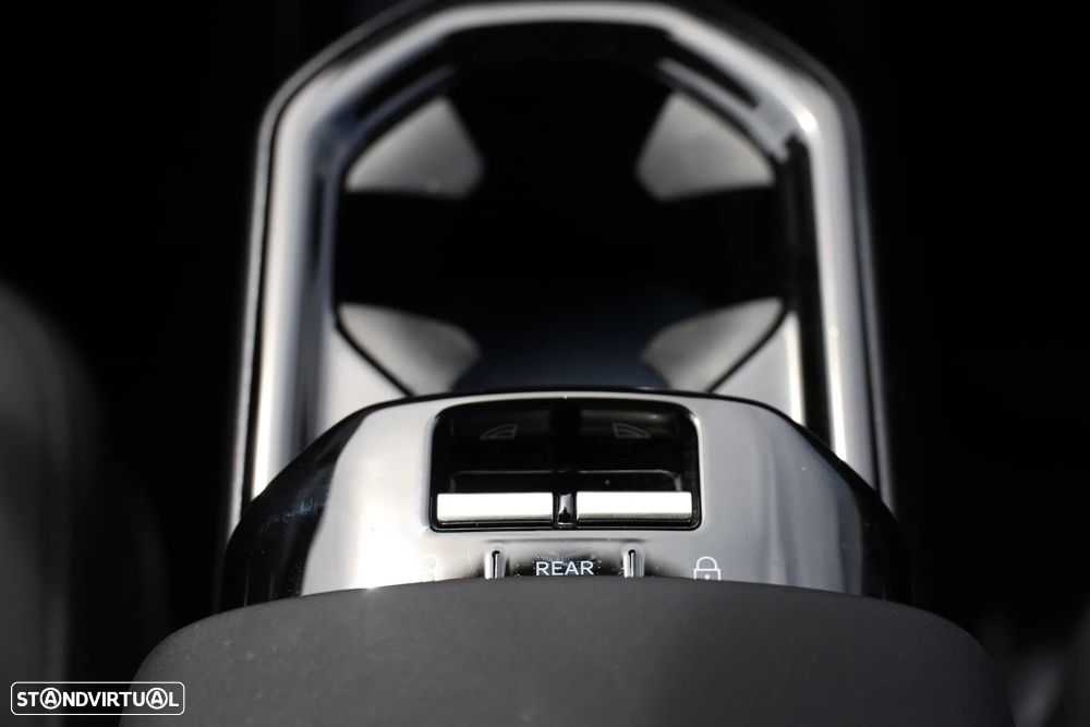 Volvo EX30 Single Motor Extended Range RWD Plus - 19