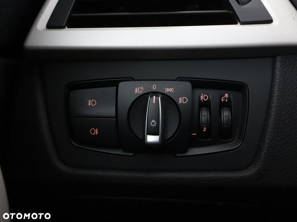 BMW Seria 3 318d Advantage - 33