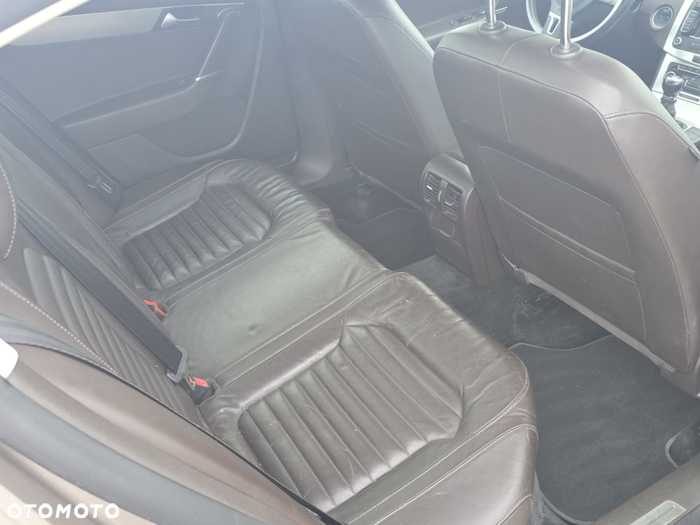Volkswagen Passat 1.6 TDI BlueMotion Technology Highline - 14
