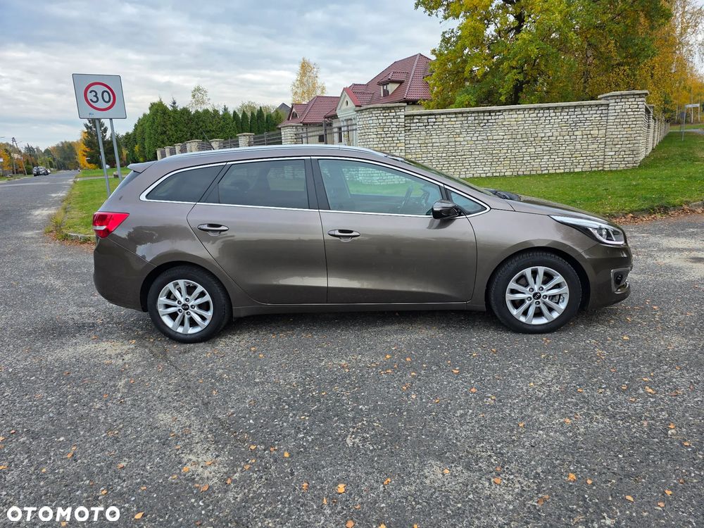 Kia Ceed - 21