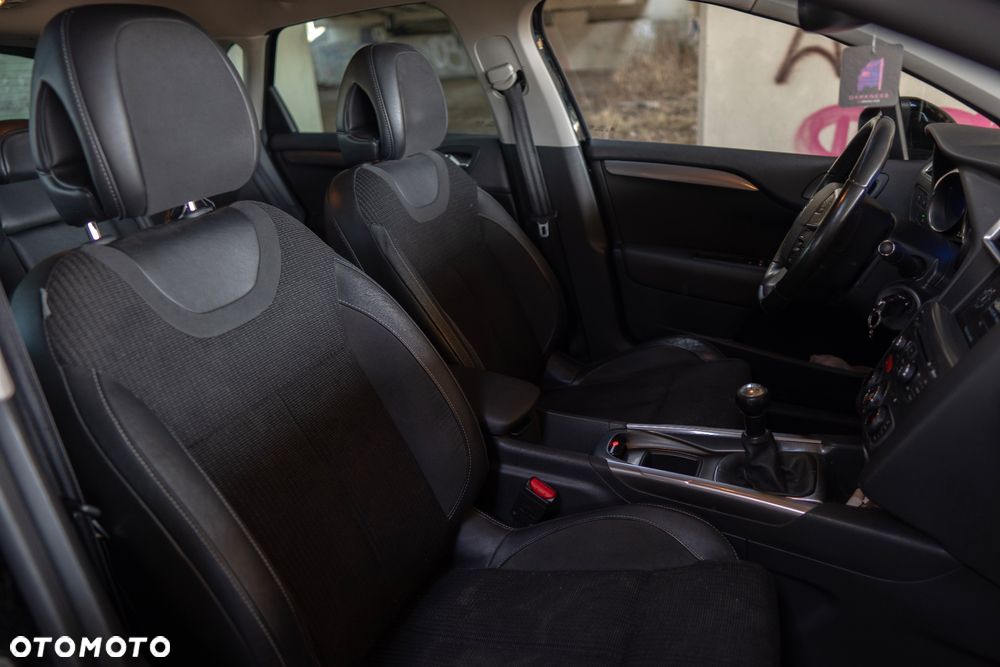 Citroën C4 VTi 120 Exclusive - 11