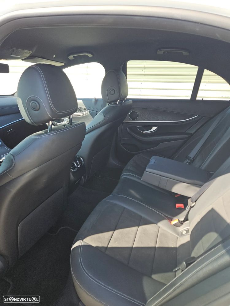 Mercedes-Benz E 300 de 9G-TRONIC AMG Line - 12