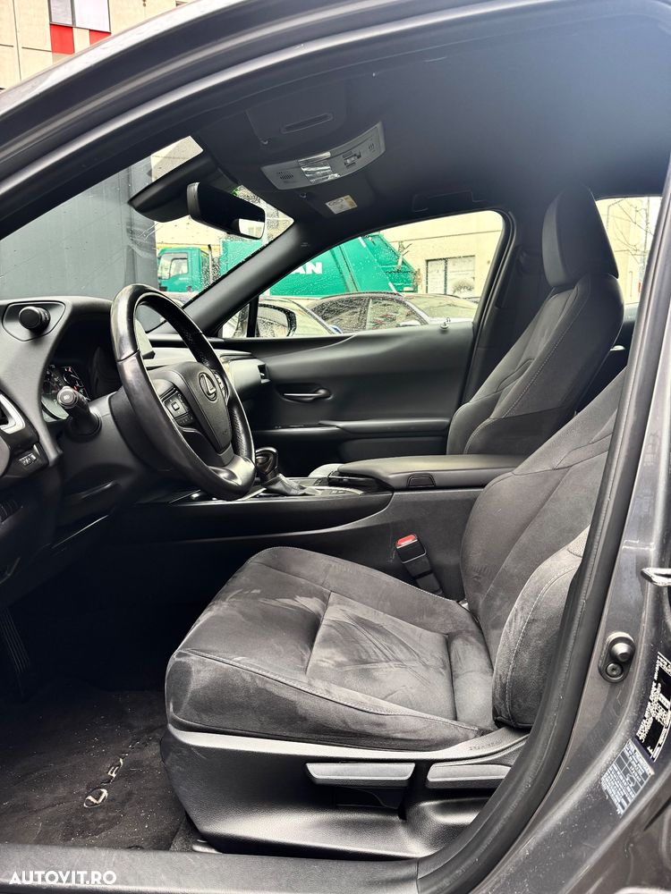 Lexus UX 250h Business Edition - 7