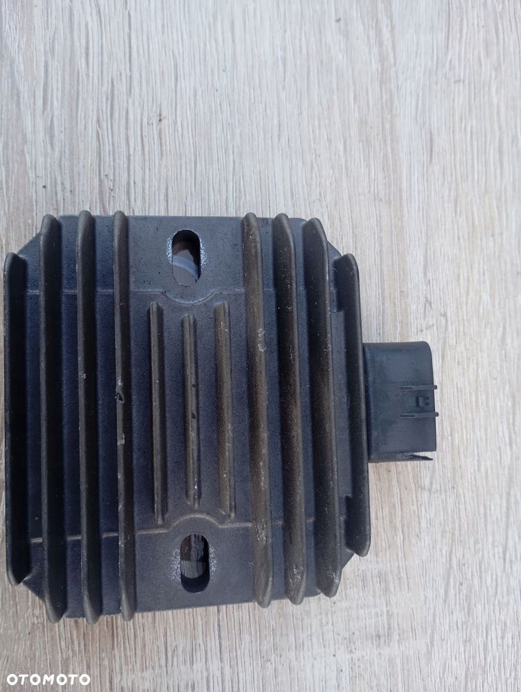 suzuki burgman an 400 k3 k5 regulator napięcia - 10