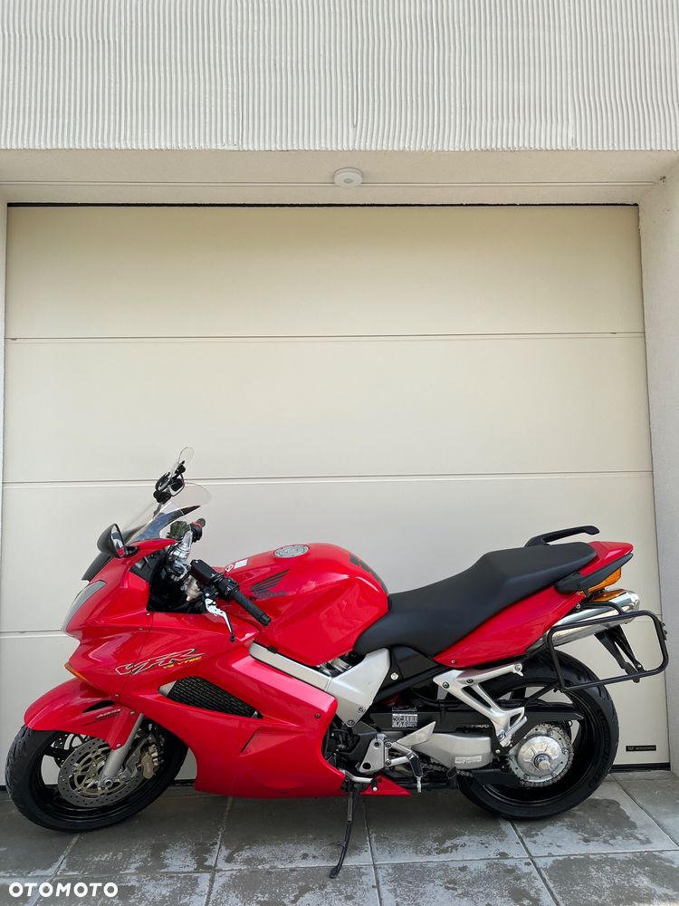 Honda VFR - 8