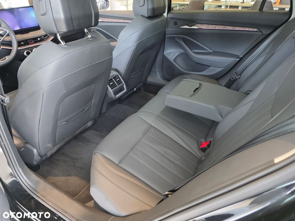 Skoda Superb 2.0 TDI SCR 4x4 L&K DSG - 8
