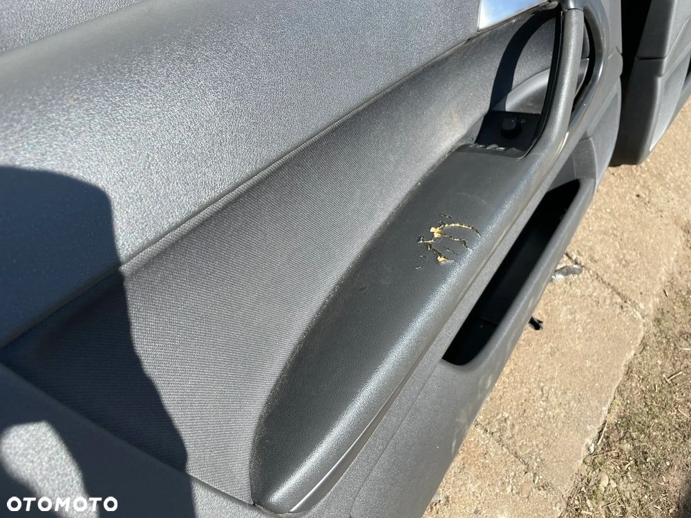 BOCZKI PODŁOKIETNIK TAPICERKI DRZWI AUDI A3 8P 3D - 2