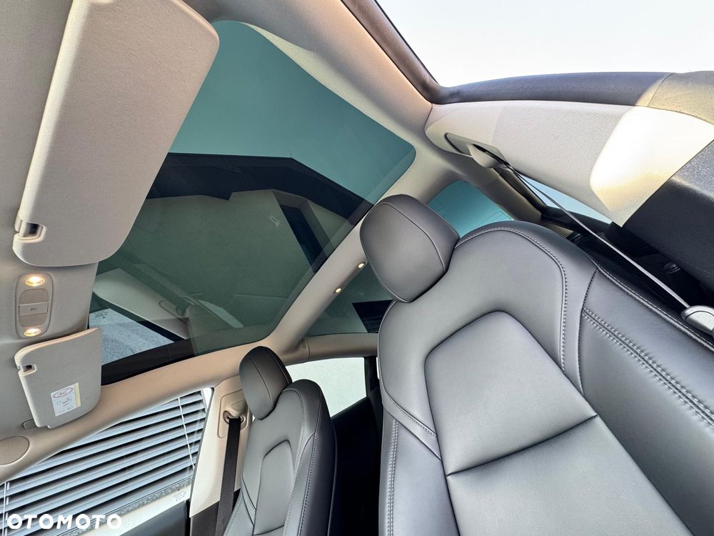 Tesla Model 3 - 10