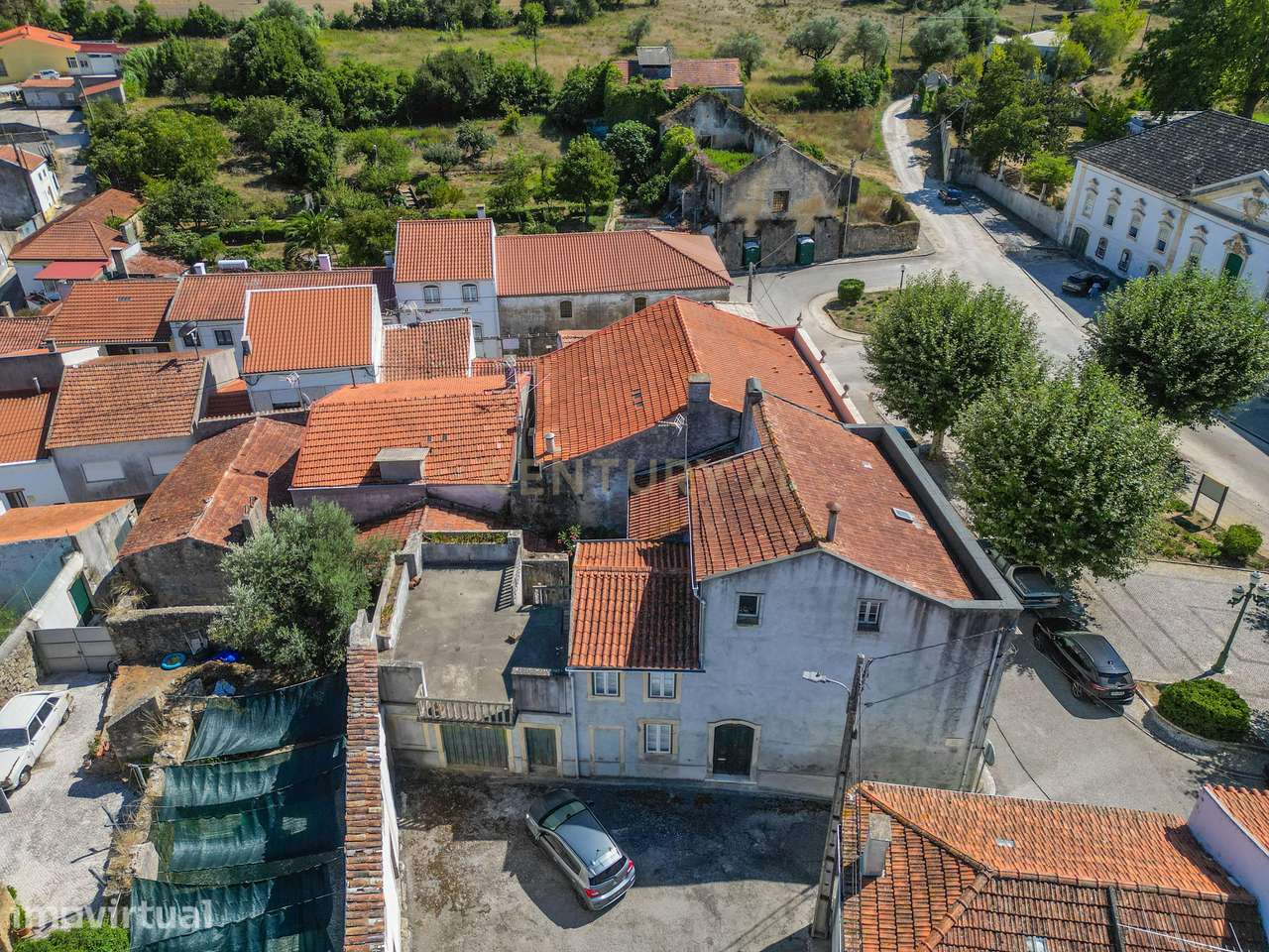 Venda de 1/3 de Propriedade Histórica com 3 Pisos, Garagem e Terraço – - Grande imagem: 5/10