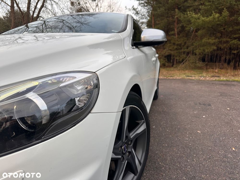 Volvo V40 D2 R Design - 6