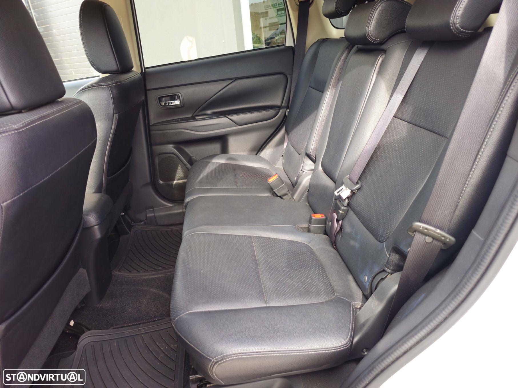 Mitsubishi Outlander 2.2 DI-D Intense+ - 11