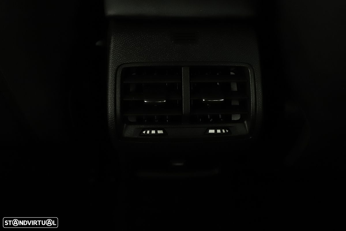 Citroën C4 1.2 PureTech Max EAT8 - 24