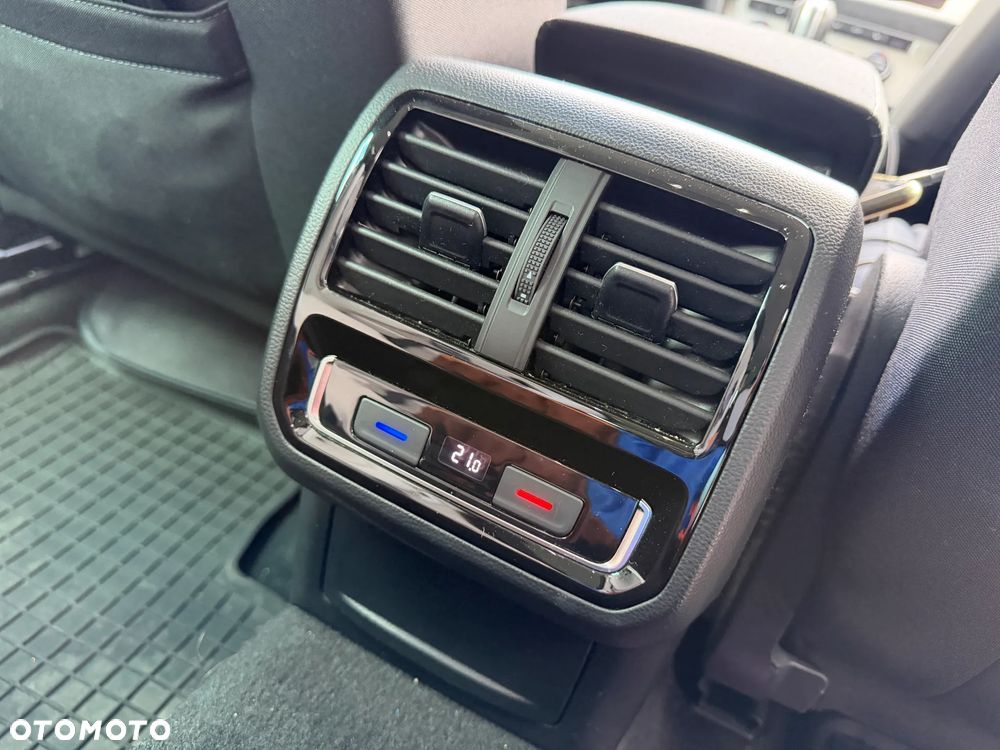 Volkswagen Passat 2.0 TDI SCR DSG Comfortline - 19