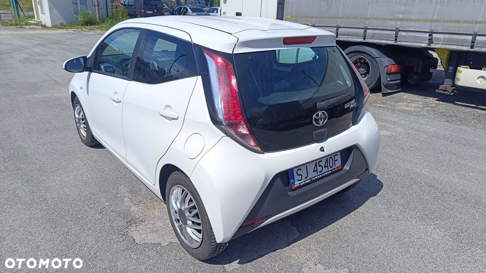 Toyota Aygo x-cite - 11