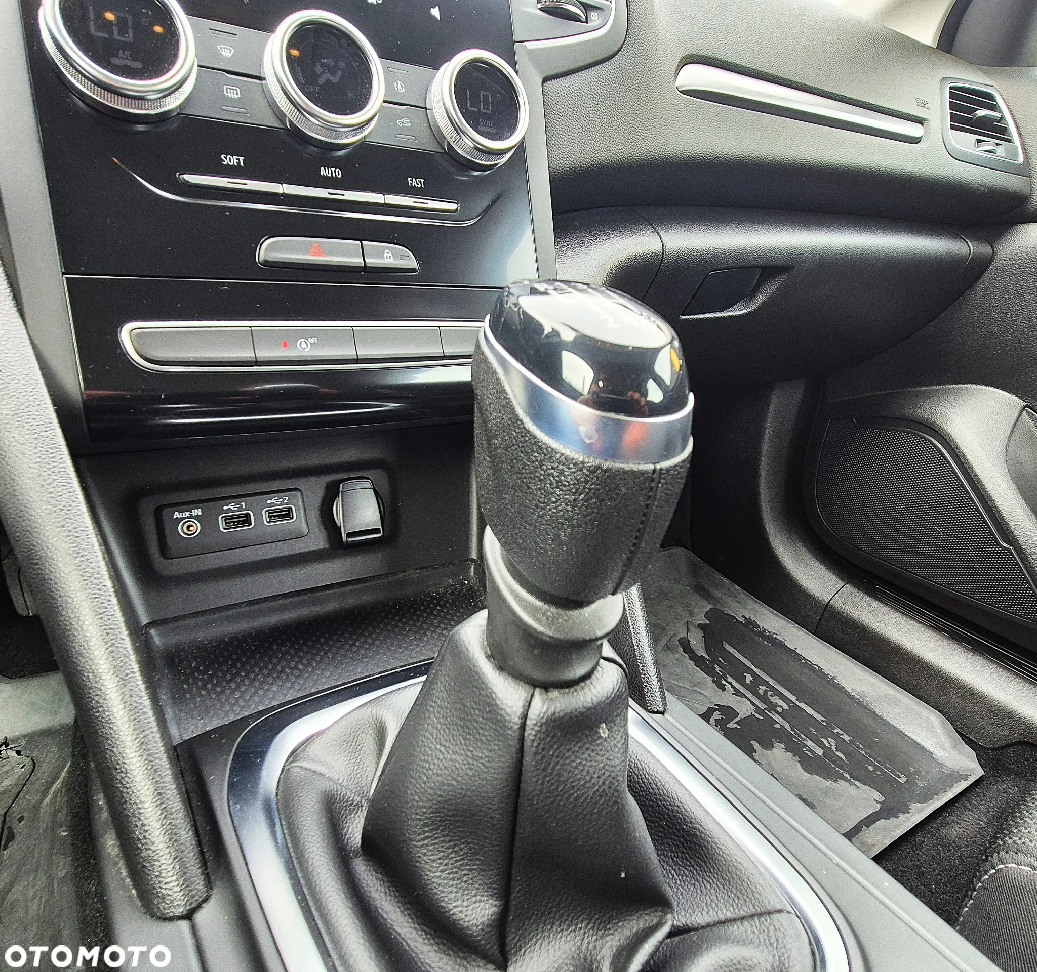 Renault Megane 1.3 TCe FAP Zen - 22
