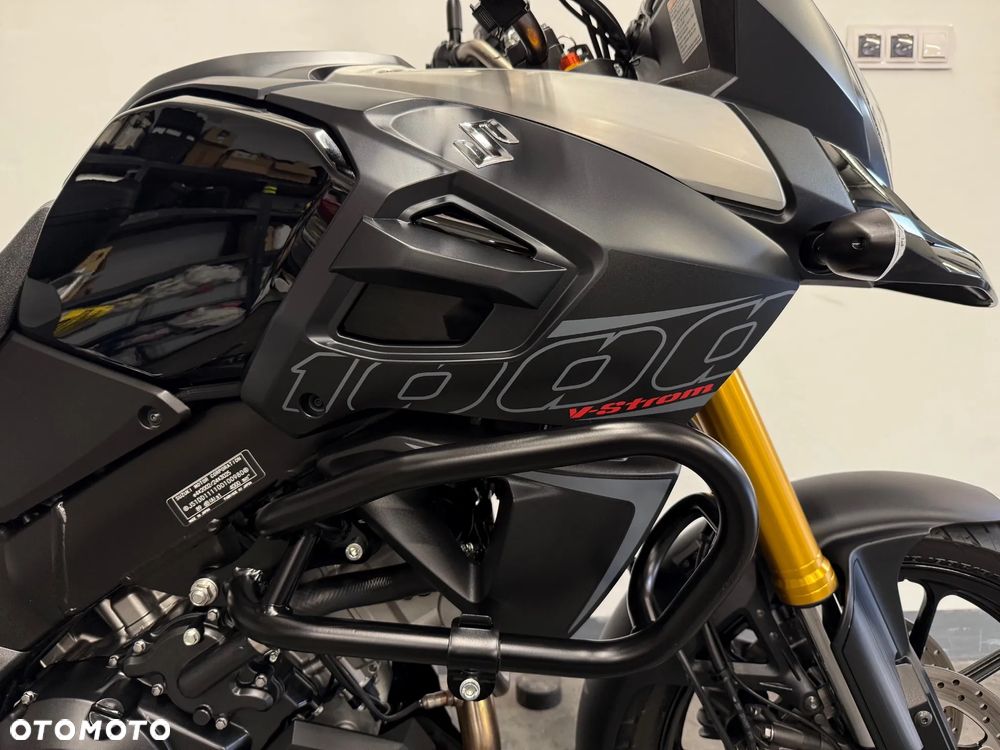 Suzuki V-STROM - 32