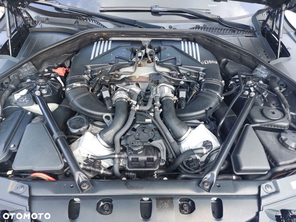 bmw f01 f02 f07 f10 f06 f12 f13 4.4 v8 silnik n63b44a słupek - 11