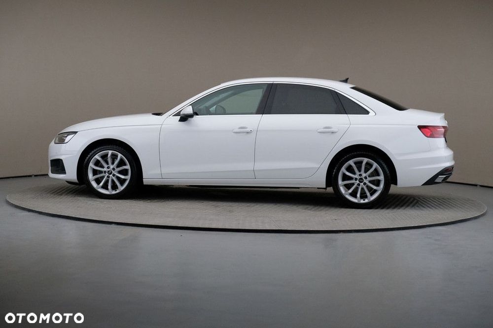 Audi A4 Limousine - 4