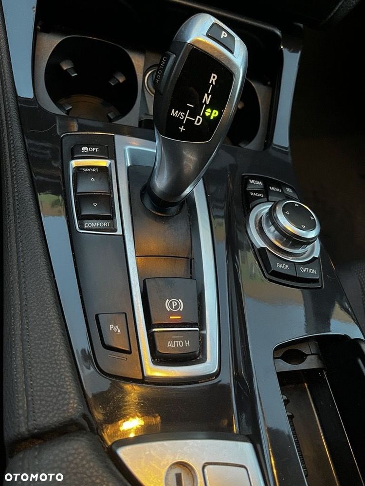 BMW Seria 5 525d Sport-Aut Luxury Line - 10