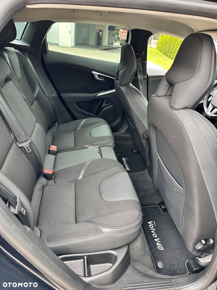 Volvo V40 D2 Kinetic - 32