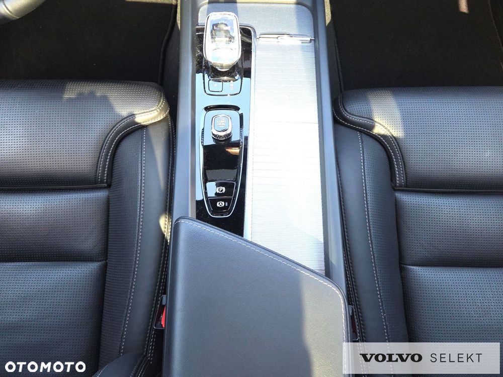 Volvo XC 60 B5 B AWD Ultra Black Edition - 27