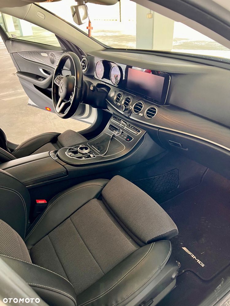 Mercedes-Benz Klasa E 220 d 4-Matic 9G-TRONIC - 12