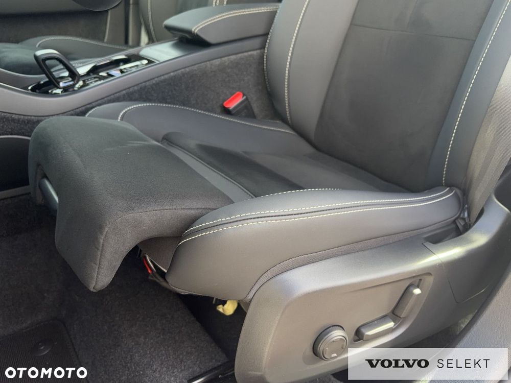 Volvo XC 40 B3 B DKG Plus Dark - 18