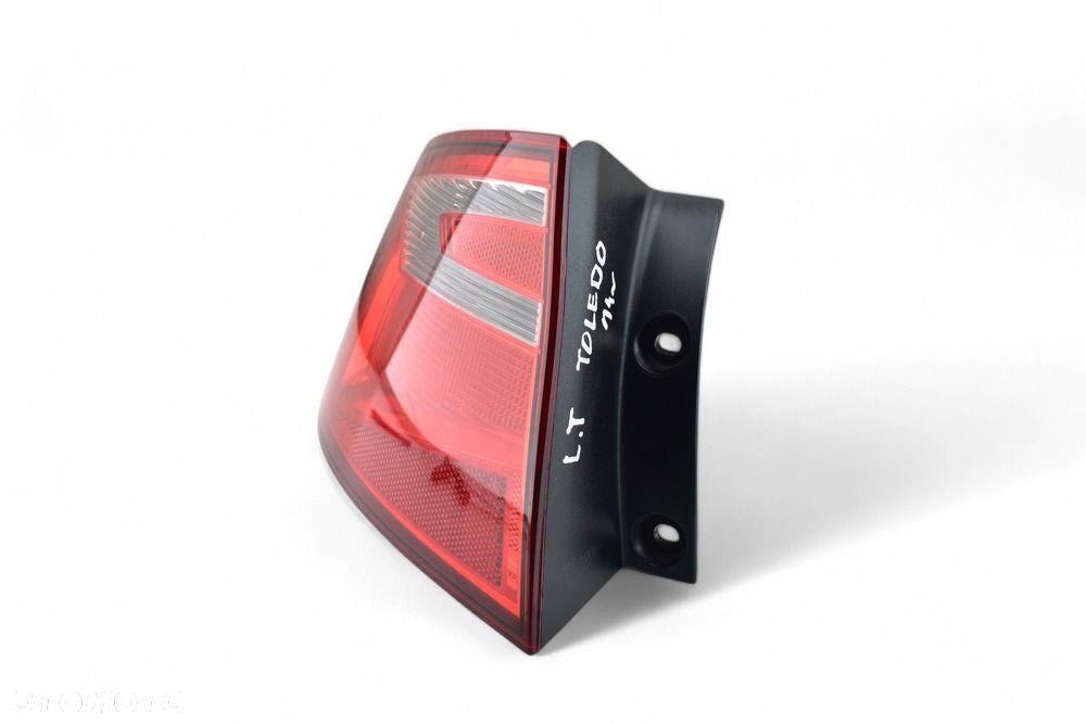 Lampa Lewy Tył w Błotnik SEAT TOLEDO IV 2014R - 2
