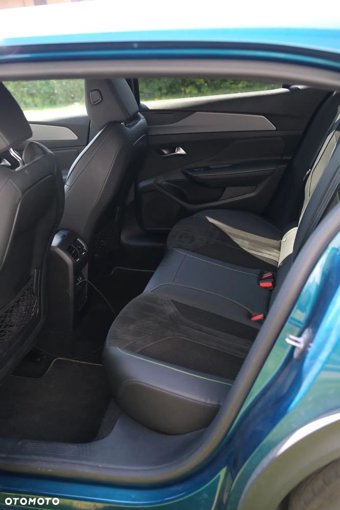 Peugeot 408 - 10