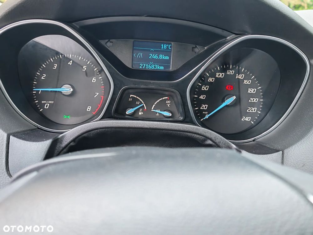 Ford Focus 1.6 Ambiente - 19