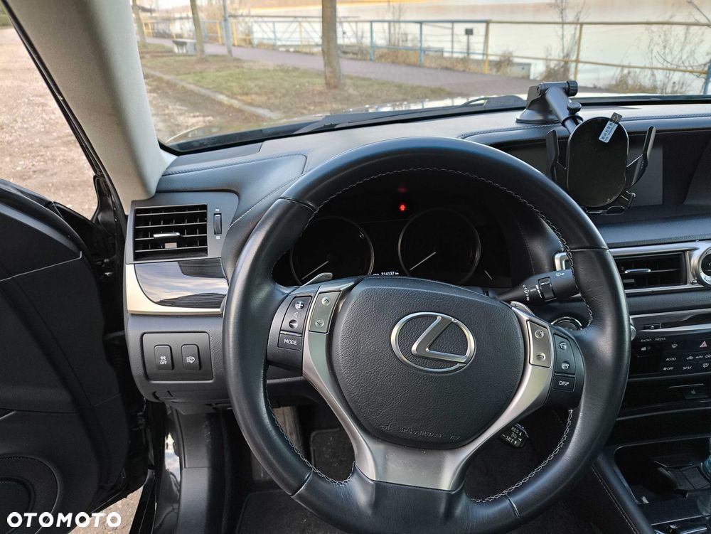 Lexus GS - 10