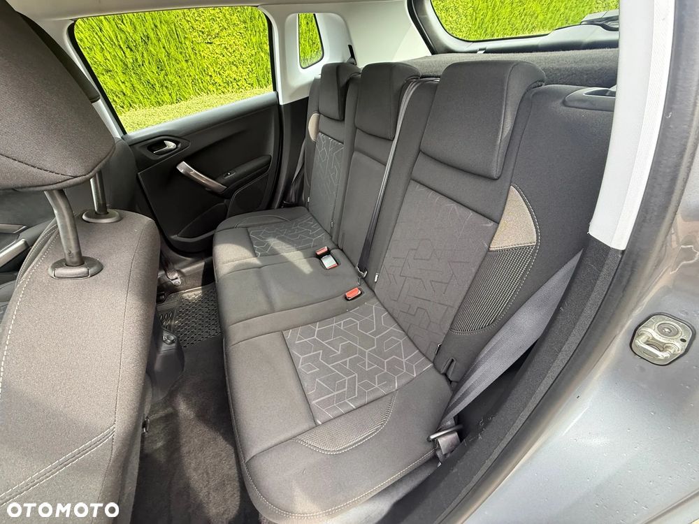 Peugeot 2008 - 15