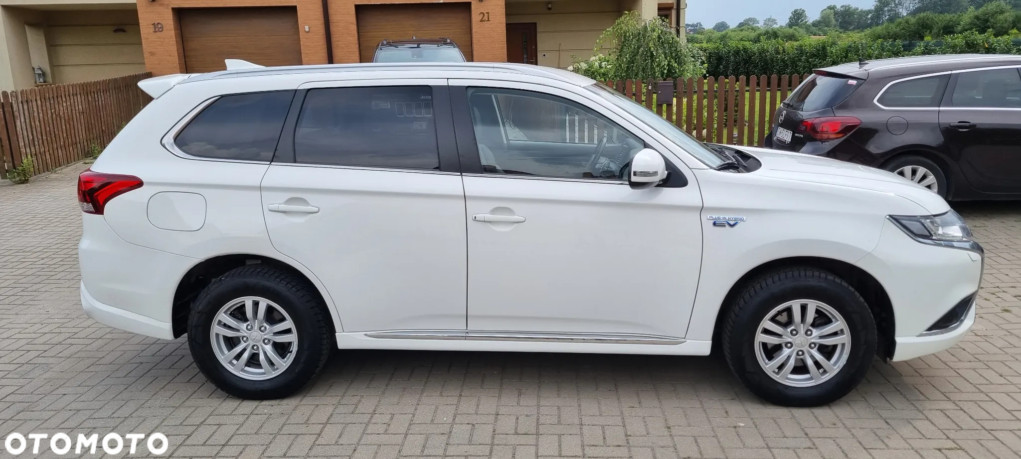 Mitsubishi Outlander 2.4 4WD Plug-In Hybrid Diamant+ - 4