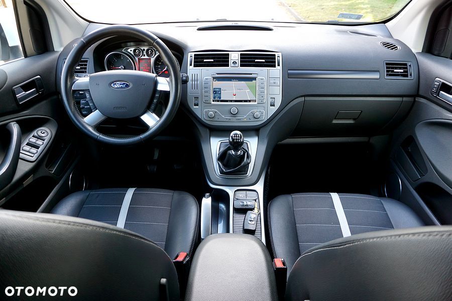 Ford Kuga 2.0 TDCi 4x4 Titanium - 29