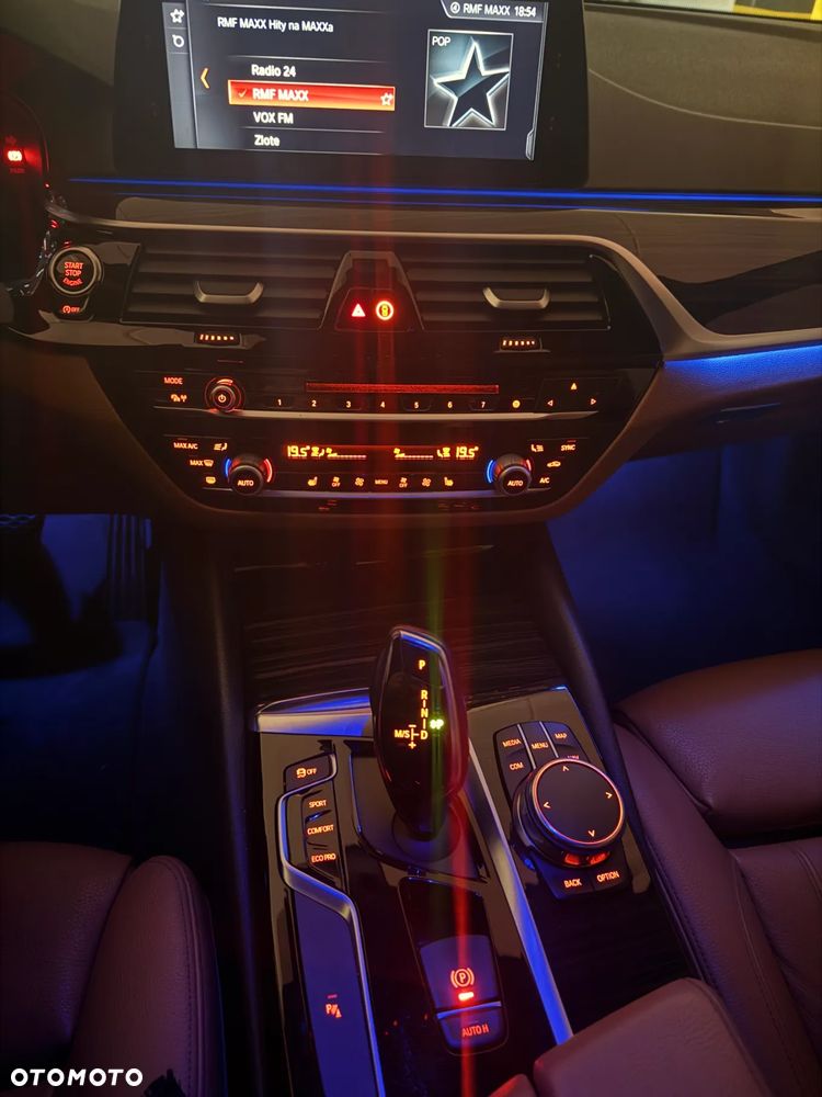 BMW Seria 5 525d Sport Line sport - 11