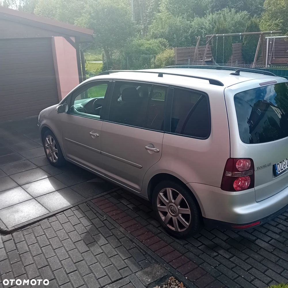 Volkswagen Touran 1.9 TDI DPF DSG Trendline - 6